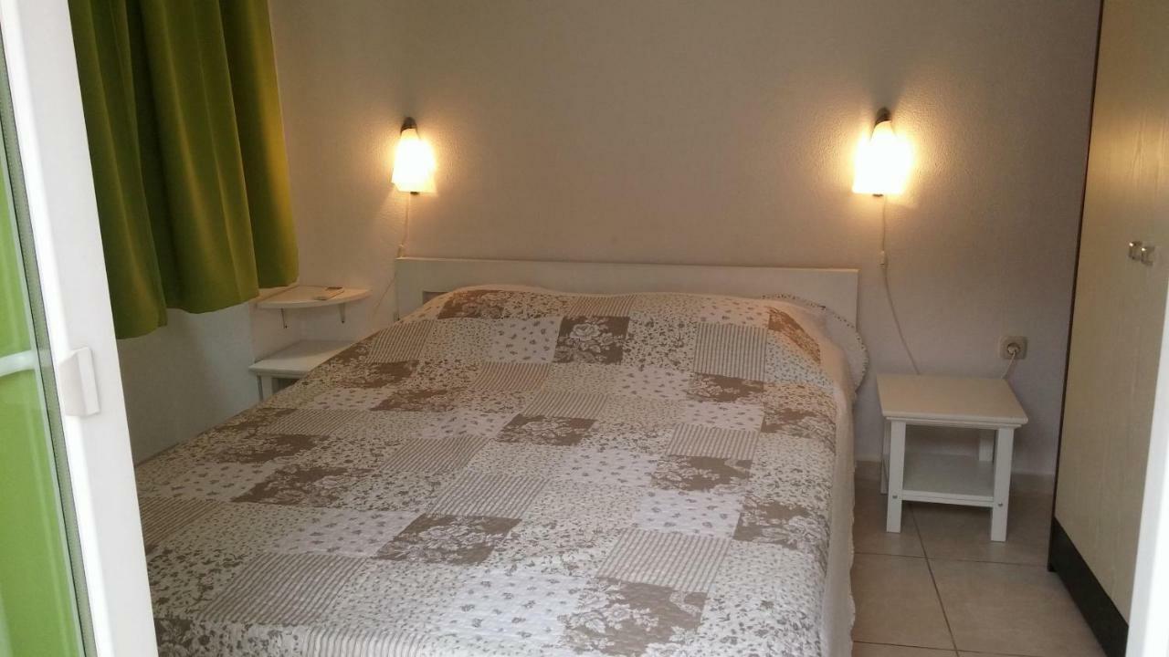 Tutini Dvori Apartment Primosten