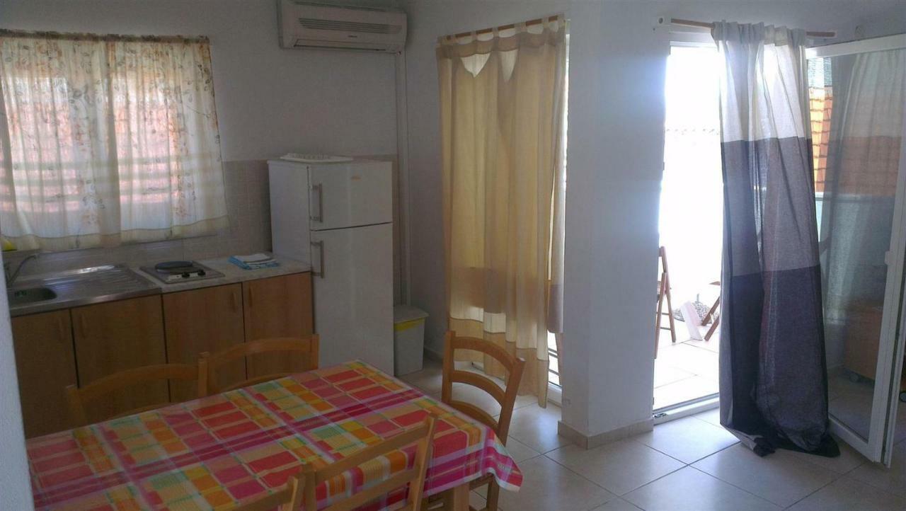 Tutini Dvori Apartment Primosten